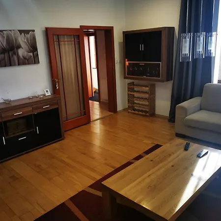 Pekny Dom S Parkovanim 度假居