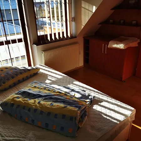 Pekny Dom S Parkovanim 普利比利那