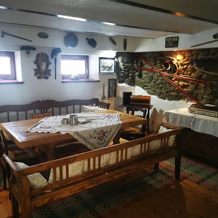 度假居 Pekny Dom S Parkovanim