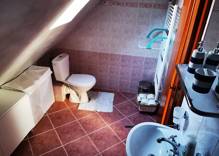 Dom wakacyjny Pekny Dom S Parkovanim