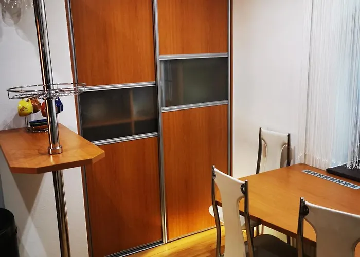 Pekny Dom S Parkovanim Przybylina