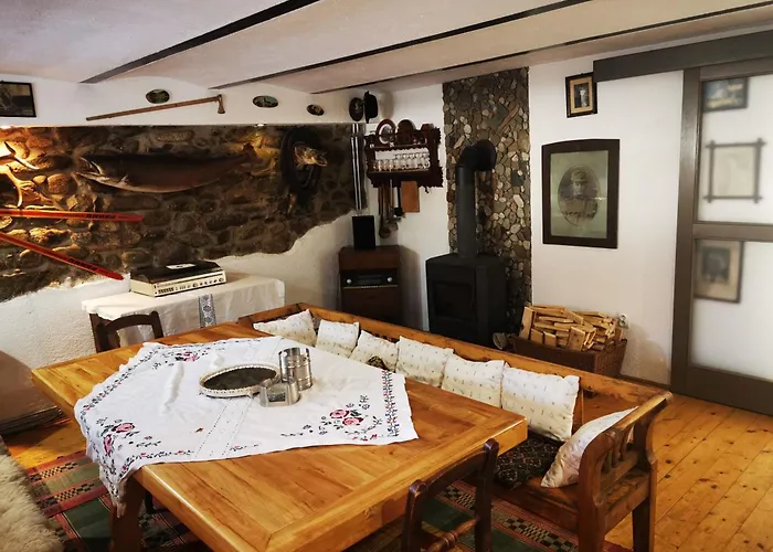 Pekny Dom S Parkovanim